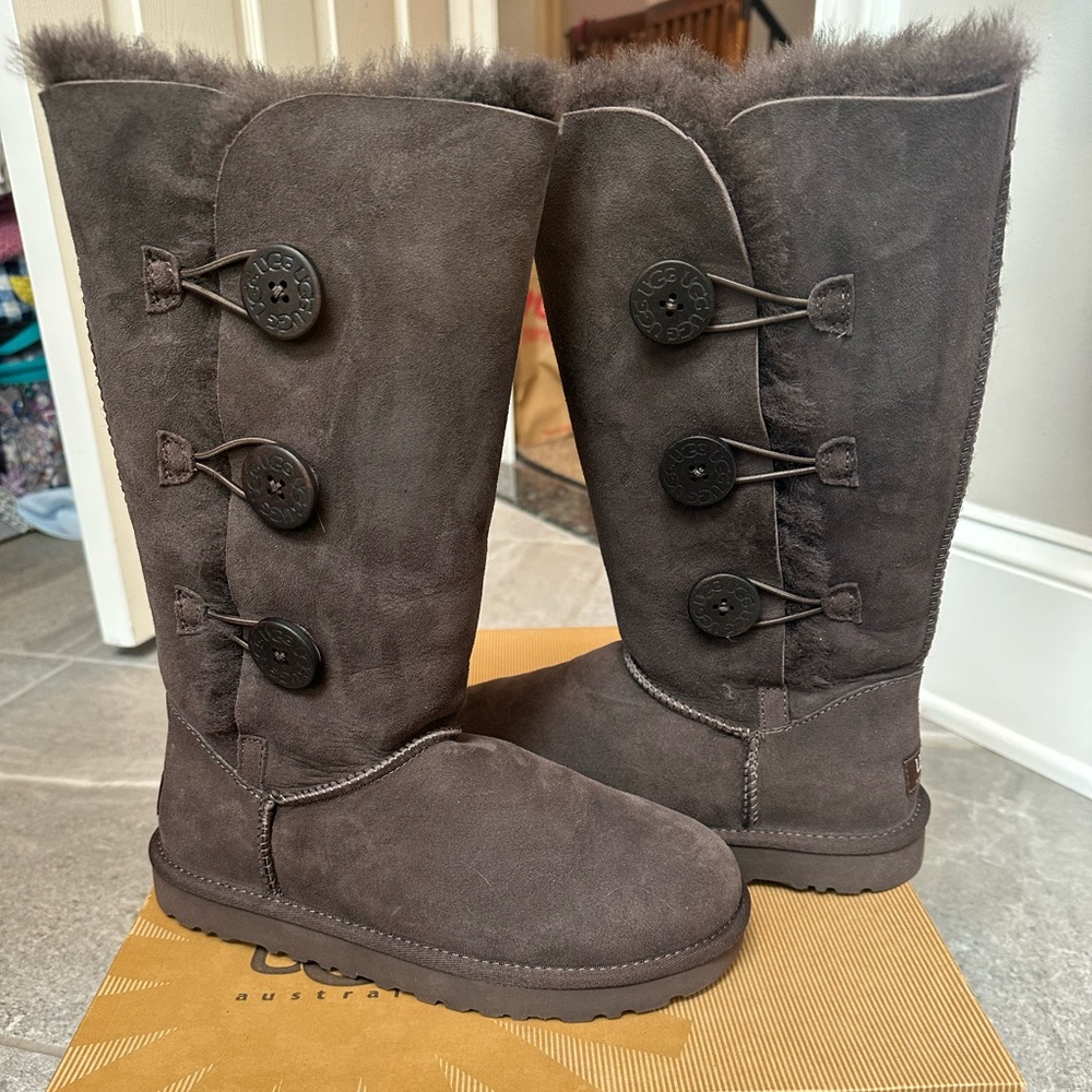 NIB Triple Bailey Button Chocolate Boot